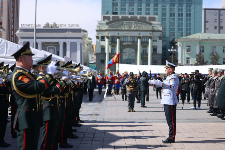 ОРЧИН ЦАГИЙН ЗЭВСЭГТ ХҮЧНИЙ 105 ЖИЛИЙН ОЙД ЗОРИУЛСАН ЗЭВСЭГ, ТЕХНИКИЙН ҮЗЭСГЭЛЭН СҮХБААТАРЫН ТАЛБАЙД ДЭЛГЭГДЛЭЭ